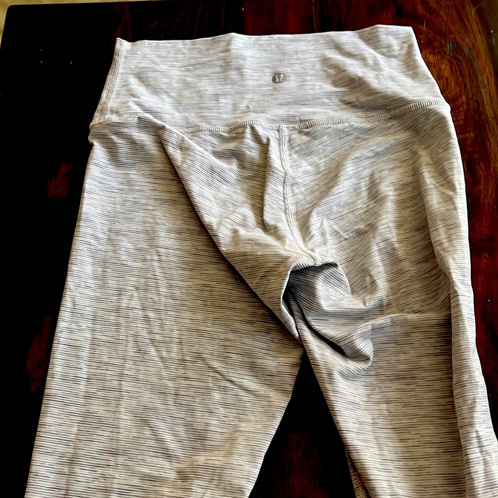 Lululemon Wunder Under, grey and white striped